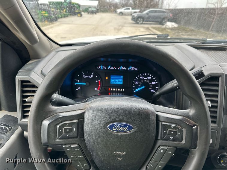 image for item DQ6611 2017 Ford F550 Super Duty utility / service truck