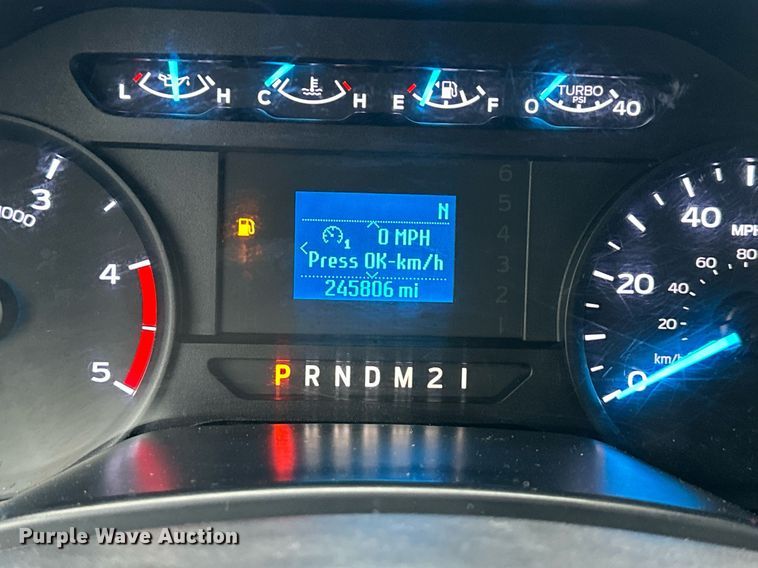 image for item DQ6611 2017 Ford F550 Super Duty utility / service truck