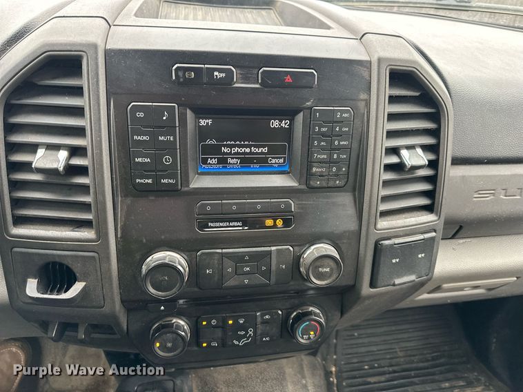 image for item DQ6611 2017 Ford F550 Super Duty utility / service truck