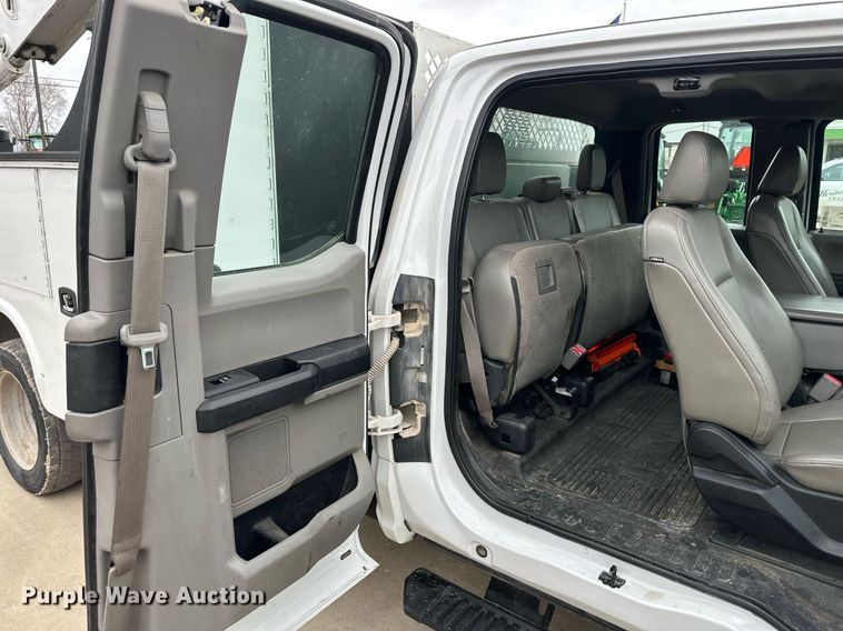 image for item DQ6611 2017 Ford F550 Super Duty utility / service truck