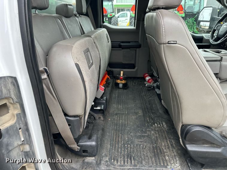 image for item DQ6611 2017 Ford F550 Super Duty utility / service truck