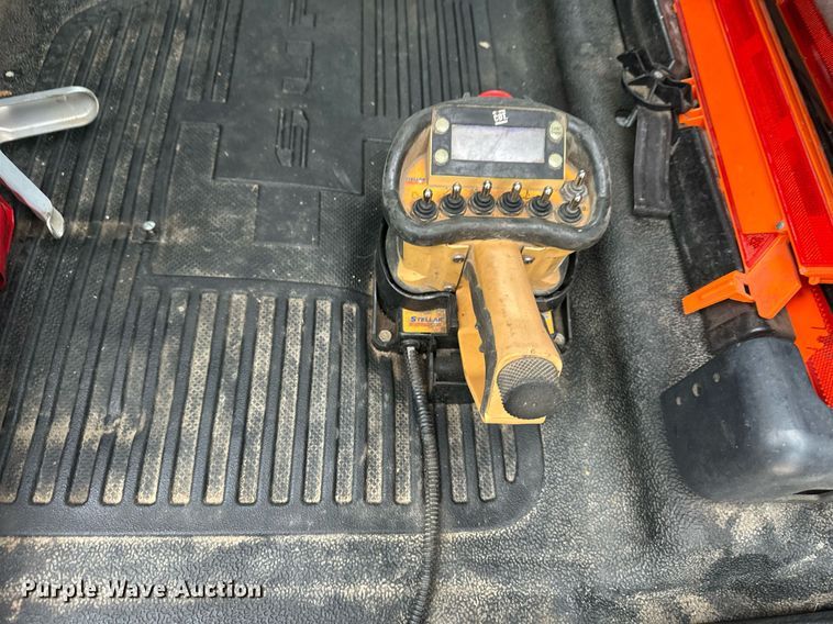 image for item DQ6611 2017 Ford F550 Super Duty utility / service truck