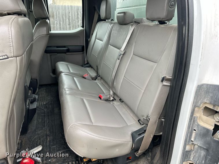 image for item DQ6611 2017 Ford F550 Super Duty utility / service truck