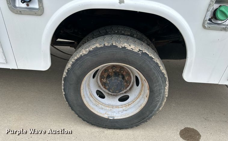 image for item DQ6611 2017 Ford F550 Super Duty utility / service truck