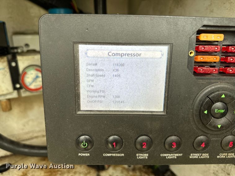 image for item DQ6611 2017 Ford F550 Super Duty utility / service truck