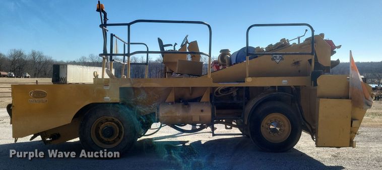 image for item DS5210 1990 Etnyre chip spreader