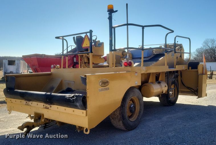 image for item DS5210 1990 Etnyre chip spreader