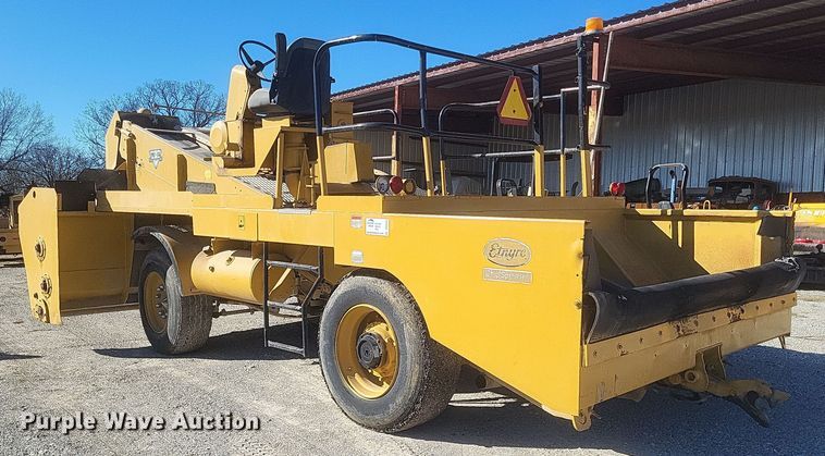 image for item DS5210 1990 Etnyre chip spreader