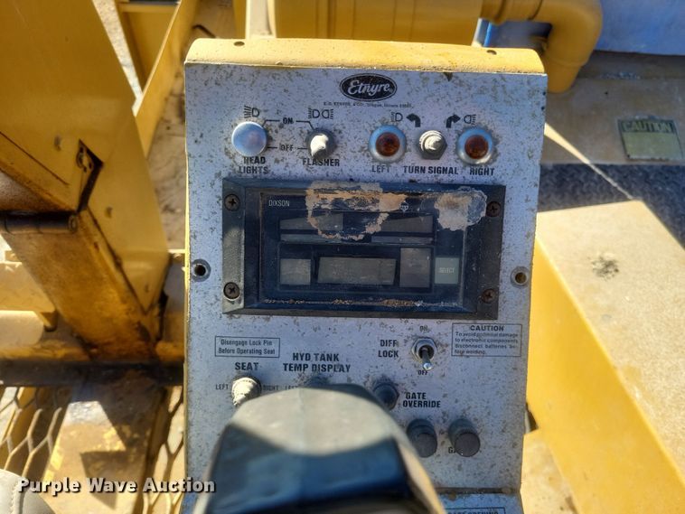 image for item DS5210 1990 Etnyre chip spreader