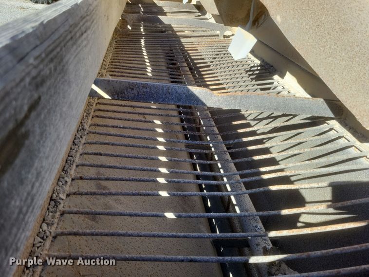 image for item DS5210 1990 Etnyre chip spreader