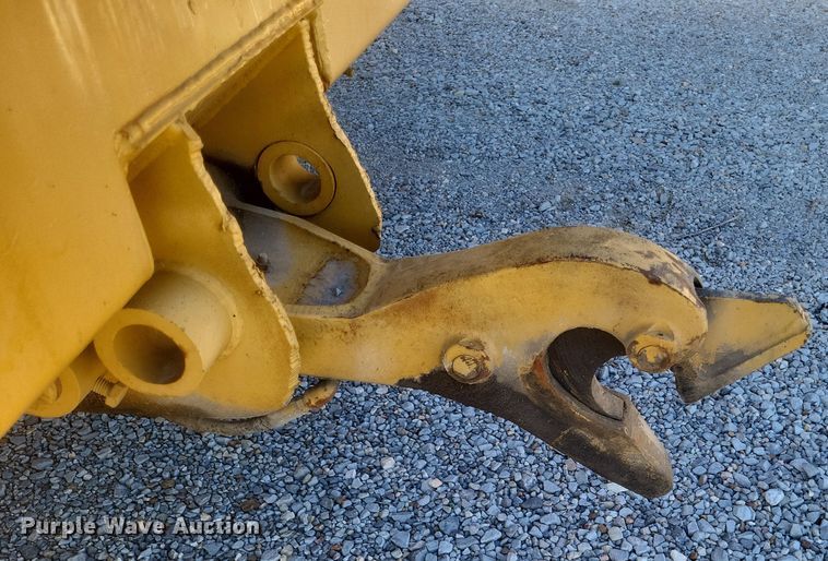 image for item DS5210 1990 Etnyre chip spreader