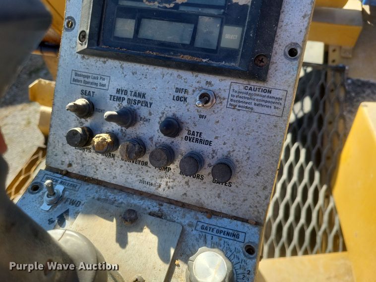 image for item DS5210 1990 Etnyre chip spreader