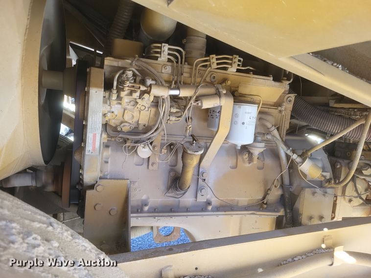 image for item DS5210 1990 Etnyre chip spreader