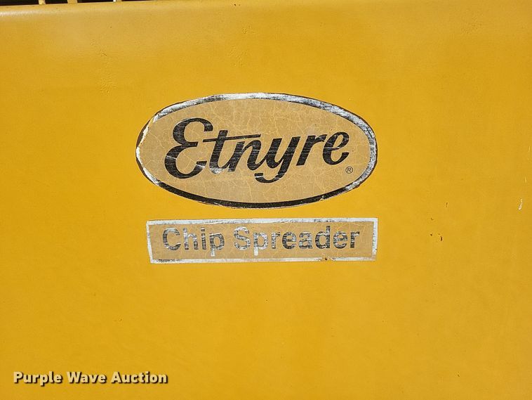 image for item DS5210 1990 Etnyre chip spreader