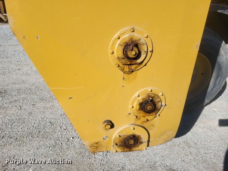 image for item DS5210 1990 Etnyre chip spreader