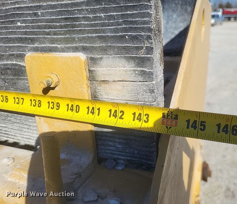 image for item DS5210 1990 Etnyre chip spreader