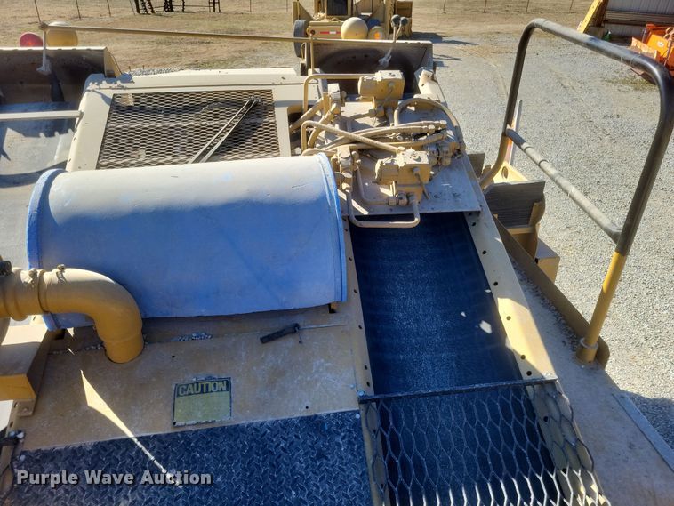 image for item DS5210 1990 Etnyre chip spreader