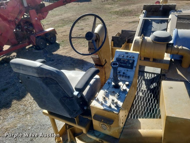 image for item DS5210 1990 Etnyre chip spreader