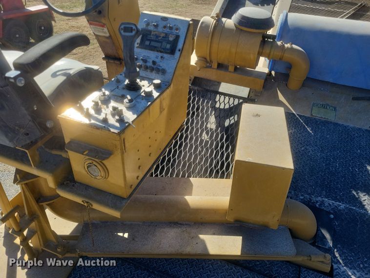 image for item DS5210 1990 Etnyre chip spreader