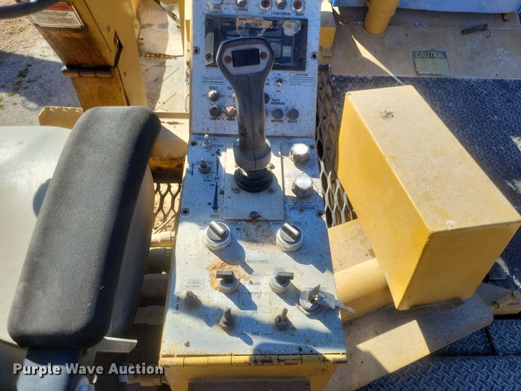 image for item DS5210 1990 Etnyre chip spreader