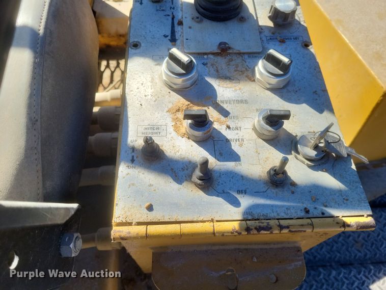 image for item DS5210 1990 Etnyre chip spreader