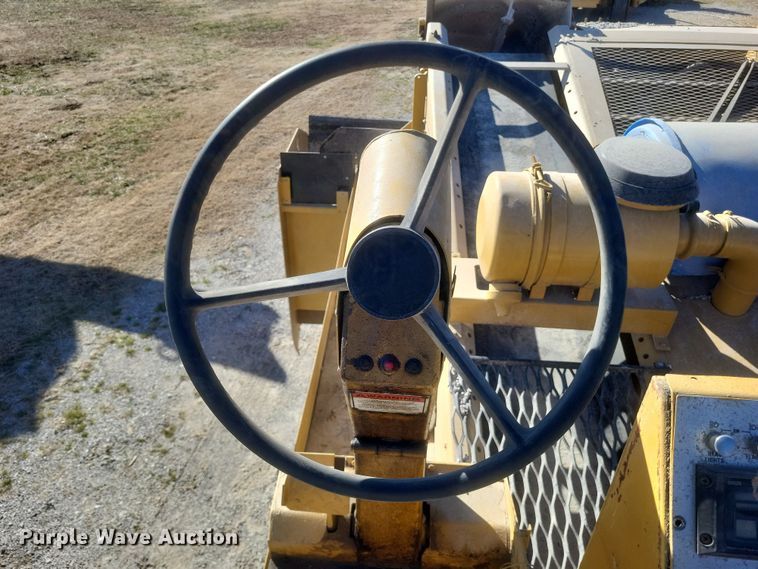 image for item DS5210 1990 Etnyre chip spreader