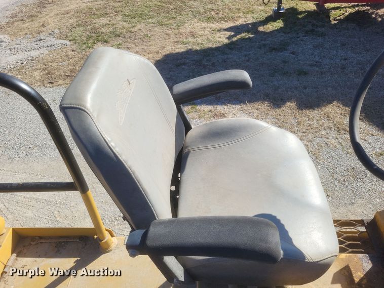 image for item DS5210 1990 Etnyre chip spreader