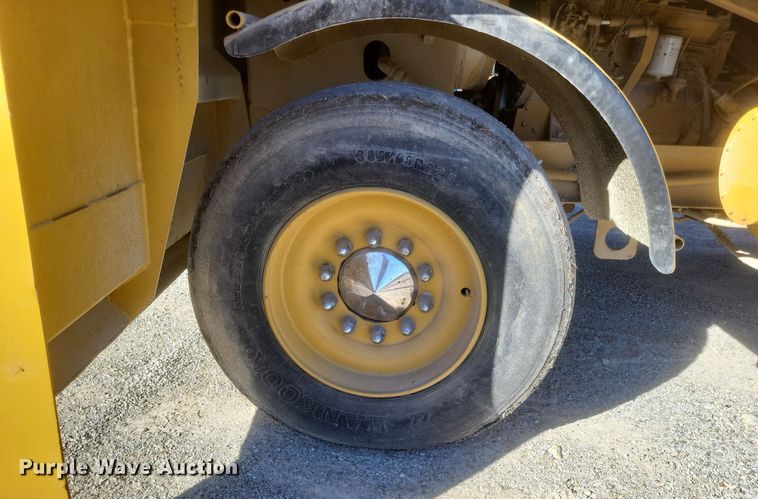 image for item DS5210 1990 Etnyre chip spreader