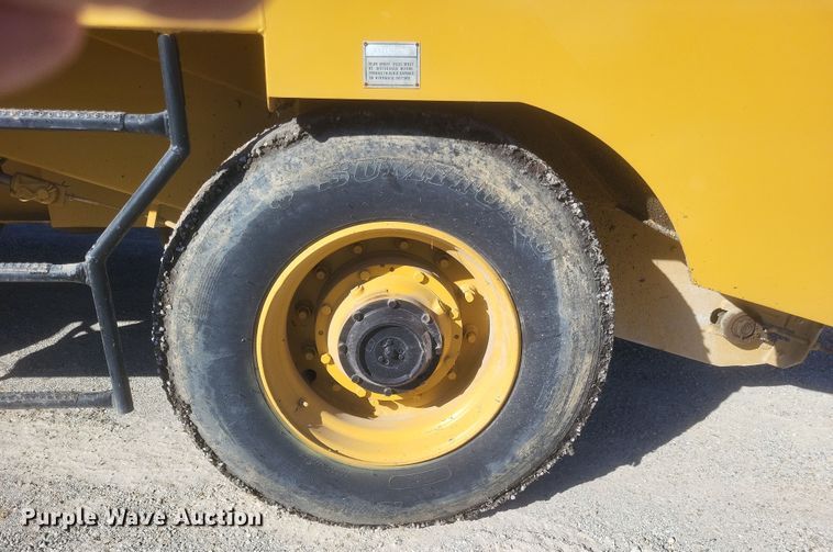 image for item DS5210 1990 Etnyre chip spreader