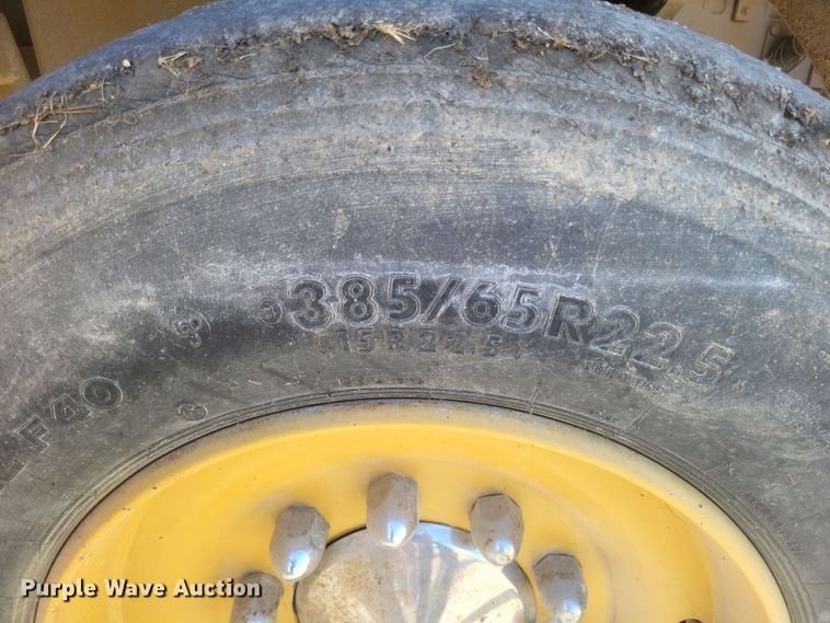 image for item DS5210 1990 Etnyre chip spreader