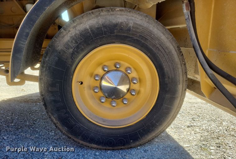 image for item DS5210 1990 Etnyre chip spreader