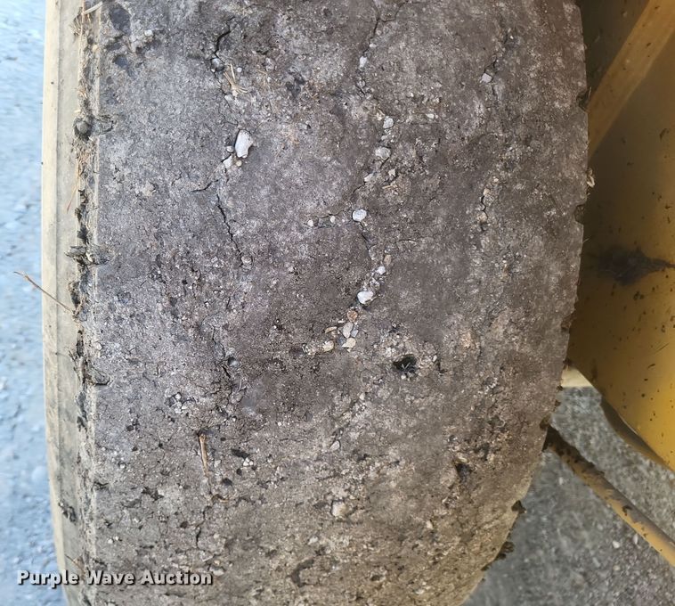 image for item DS5210 1990 Etnyre chip spreader