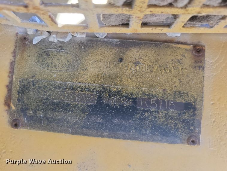 image for item DS5210 1990 Etnyre chip spreader