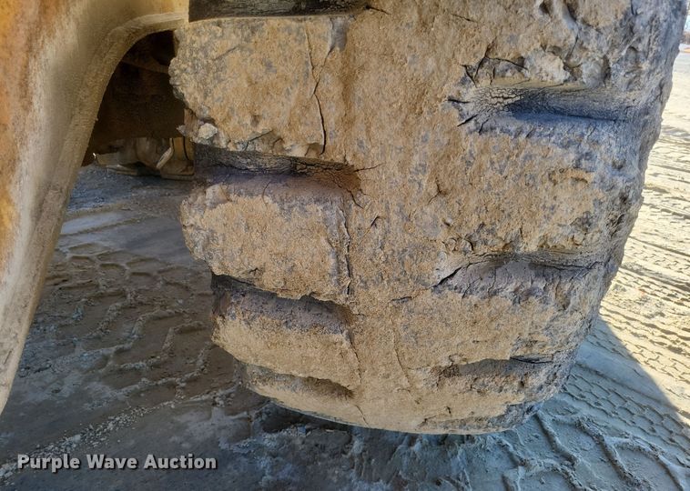 image for item DS5212 1981 Caterpillar 980C wheel loader