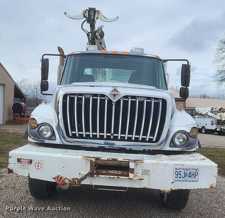 image for item DS5221 2010 International 7400 SBA pressure digger truck