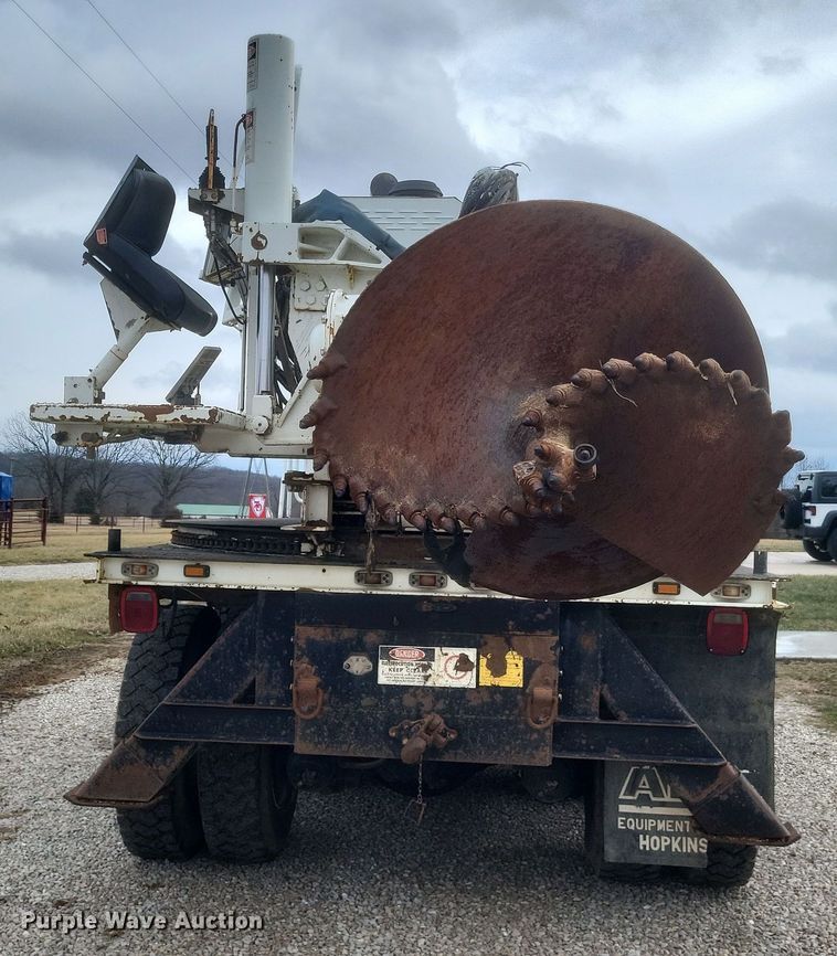 image for item DS5221 2010 International 7400 SBA pressure digger truck