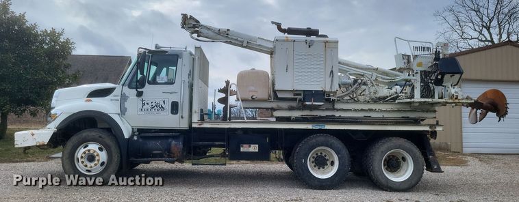 image for item DS5221 2010 International 7400 SBA pressure digger truck