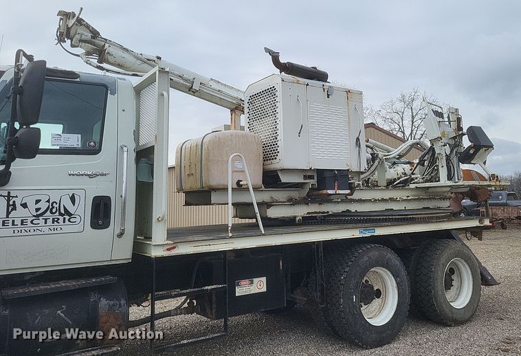 image for item DS5221 2010 International 7400 SBA pressure digger truck