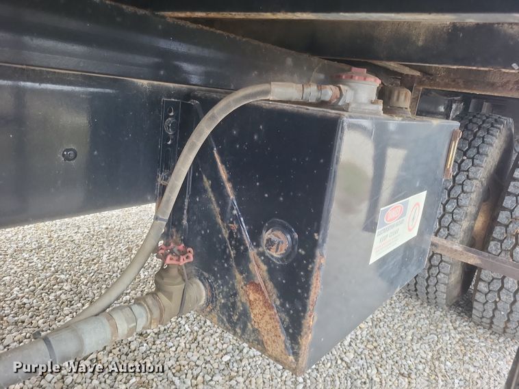 image for item DS5221 2010 International 7400 SBA pressure digger truck