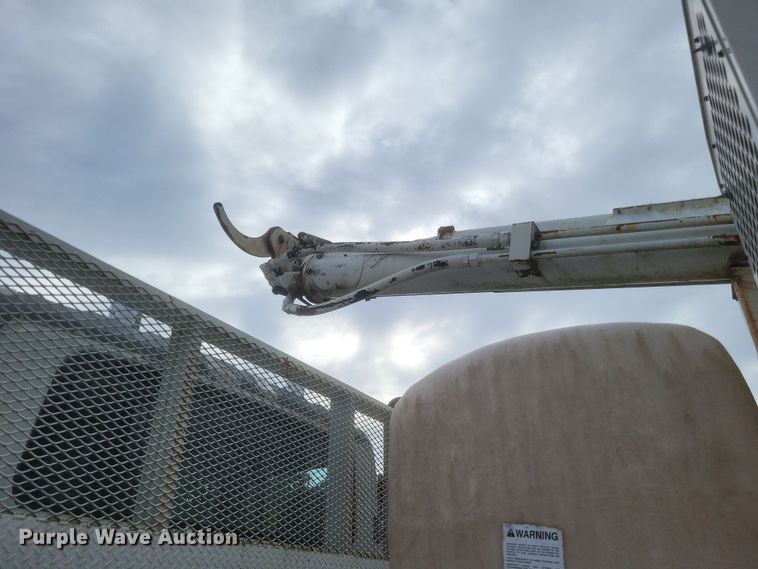 image for item DS5221 2010 International 7400 SBA pressure digger truck