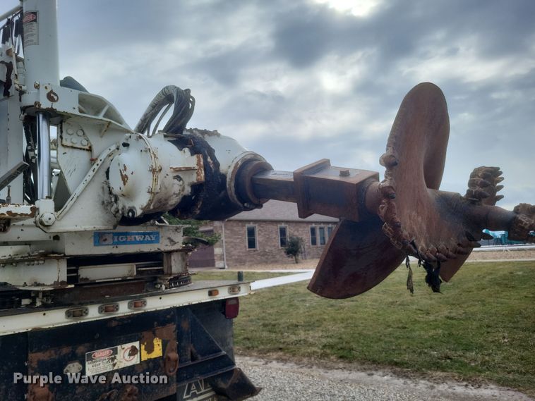 image for item DS5221 2010 International 7400 SBA pressure digger truck