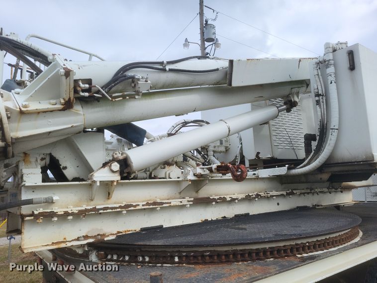 image for item DS5221 2010 International 7400 SBA pressure digger truck