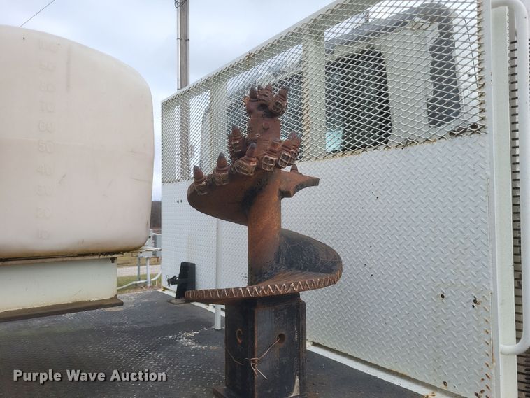 image for item DS5221 2010 International 7400 SBA pressure digger truck