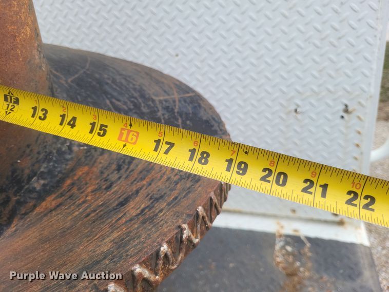 image for item DS5221 2010 International 7400 SBA pressure digger truck