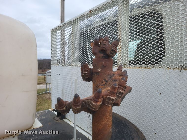 image for item DS5221 2010 International 7400 SBA pressure digger truck