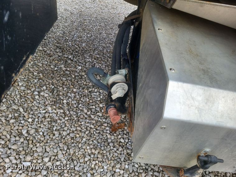 image for item DS5221 2010 International 7400 SBA pressure digger truck