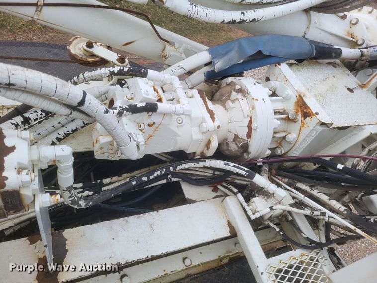 image for item DS5221 2010 International 7400 SBA pressure digger truck