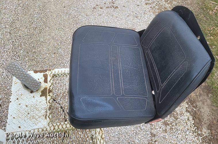 image for item DS5221 2010 International 7400 SBA pressure digger truck