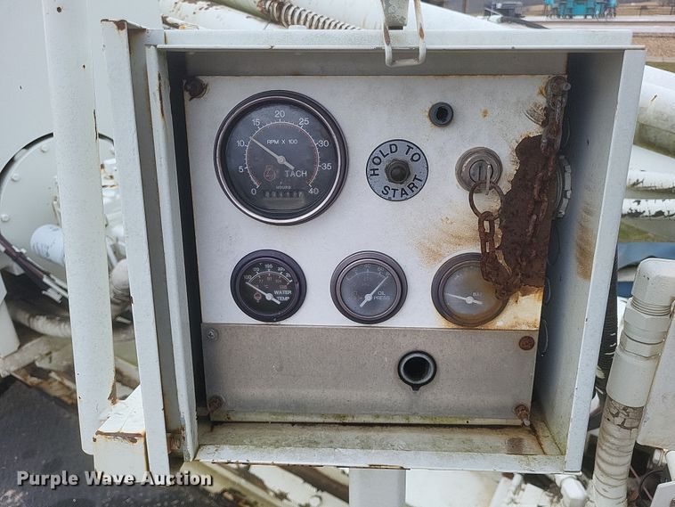 image for item DS5221 2010 International 7400 SBA pressure digger truck