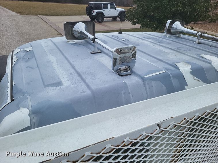 image for item DS5221 2010 International 7400 SBA pressure digger truck